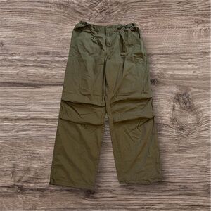 Forever 21 Woman’s Khaki Cargo Pants